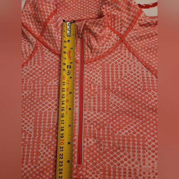 Women Coral Geometric Half-Zip Pullover Size XL - Picture 7 of 15